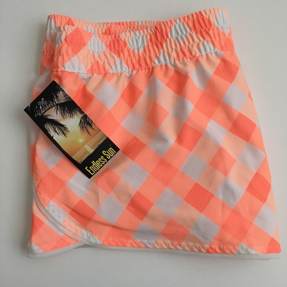 Shorts - Picture 2 of 3